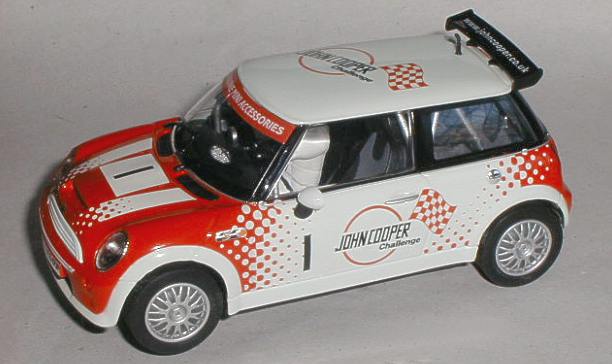 Scalextric C2686 BMW Mini Cooper